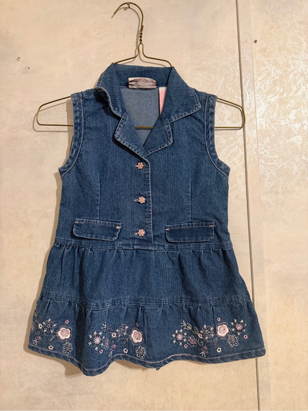 Vintage Y2K Sleeveless Girls Denim Dress with Floral Embroidery - Blue